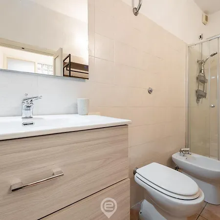 Estay - Corner - Nicola * Iglesias