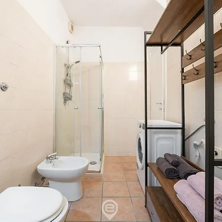Estay - Corner - Nicola Iglesias